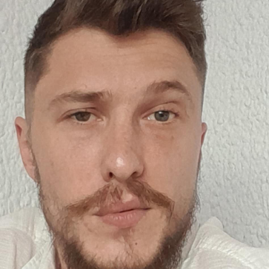 Tłumacz tekstów, książek, pism, dokumentów