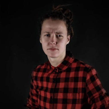 Copywriter, specjalista ds. social media, montażysta Adobe Premiere Pro