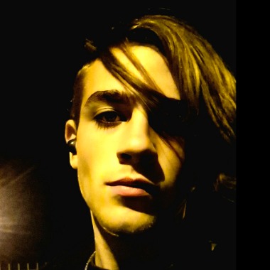 Elektronik początkujący, remont małej elektroniki, tłumacz z polskiego na rosyjski lub ukraiński.