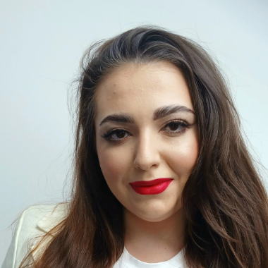 Tworzę estetyczne grafiki i rolki dla salonów beauty