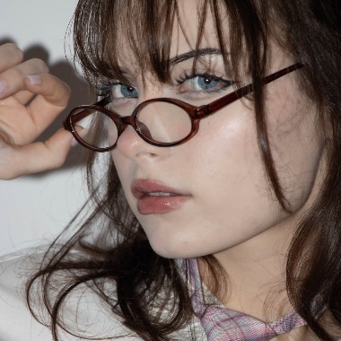 Asystent online: przepisywanie, tłumaczenie, wprowadzanie danych, proste zadania